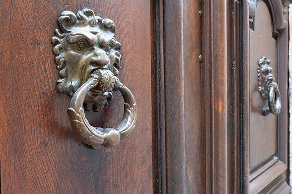 Aix Knocker