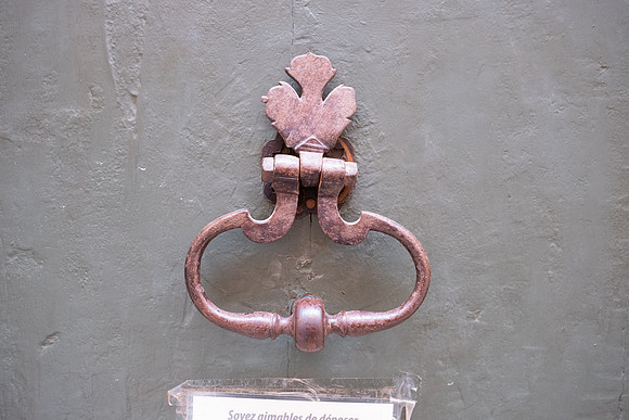 Aix Knocker