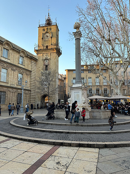 Place de L'Hotel de Ville